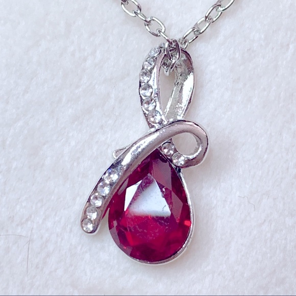 ❣️$25/3❣️ Ruby Rhinestones Pendant Necklace - Picture 3 of 10
